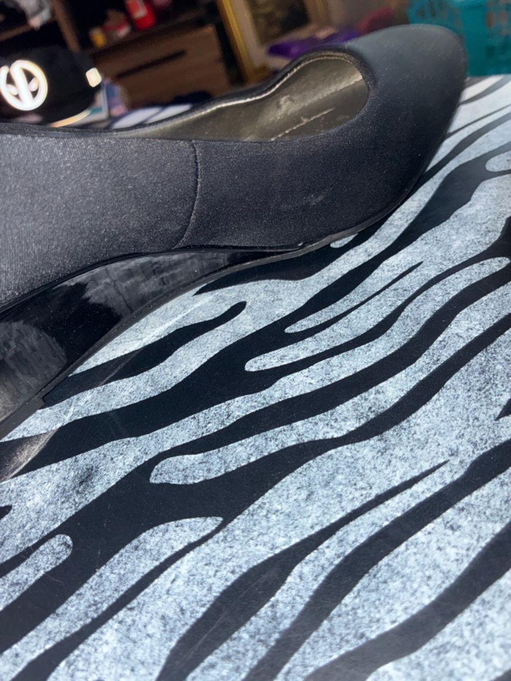 Classic Black Bandolino Women's Dress Pumps - Elegant Everyday Heels - Picture 12 of 16